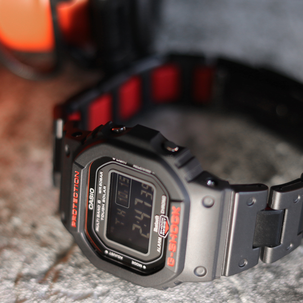 CASIO　G-SHOCK　GW-B5600HR